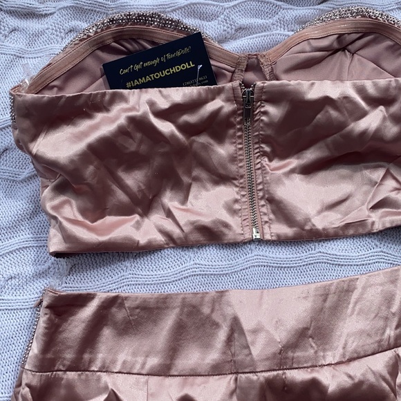 Touch Dolls Glam Satin Skirt Set - Picture 12 of 12